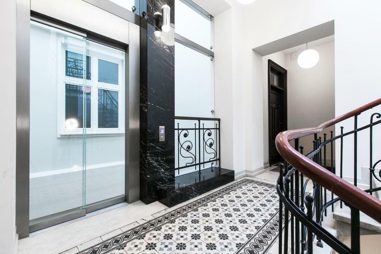 Old Town Brigue Apartment By Otium Krakow Bagian luar foto
